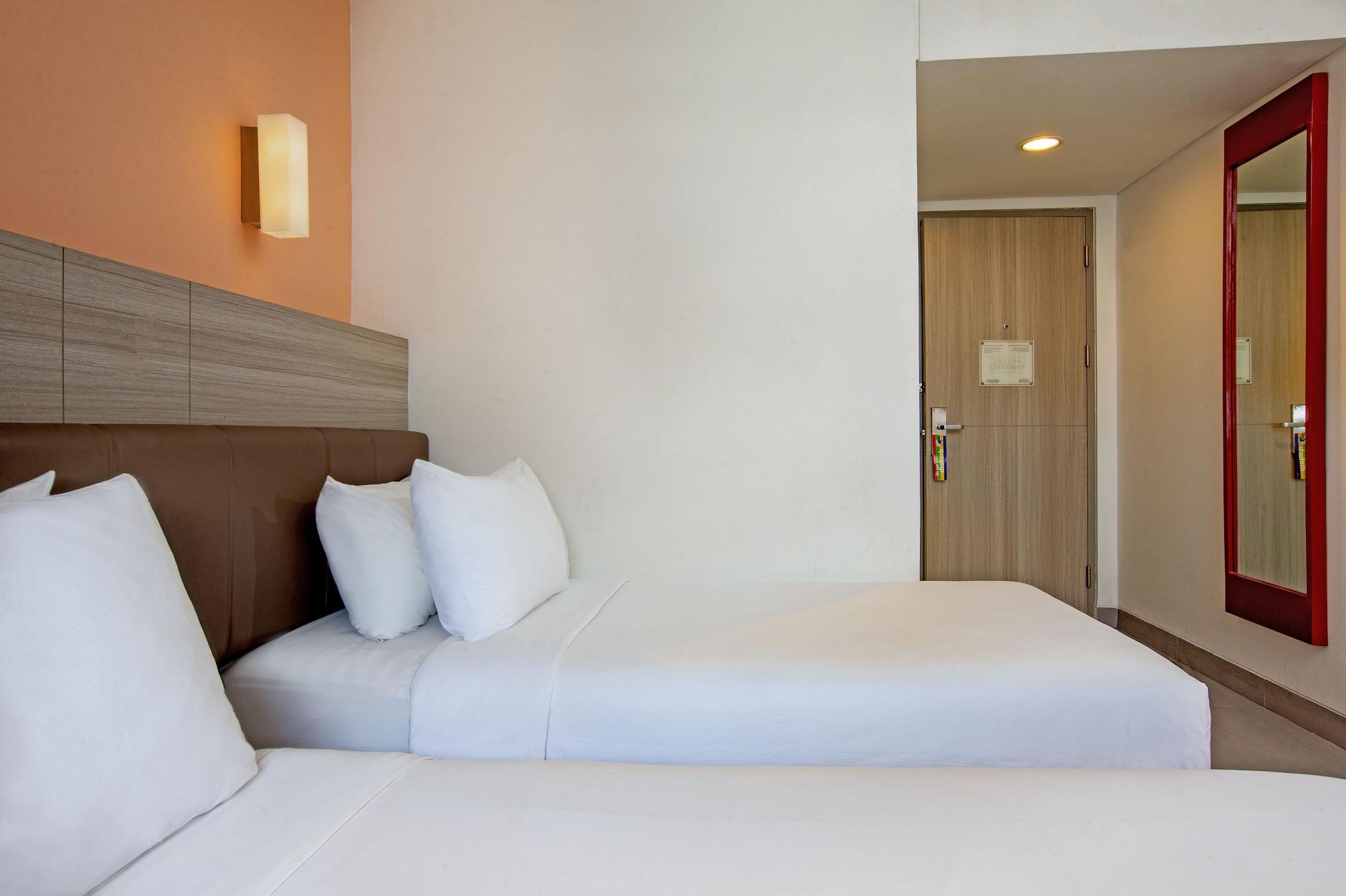 Carani Hotel Yogyakarta Exterior photo