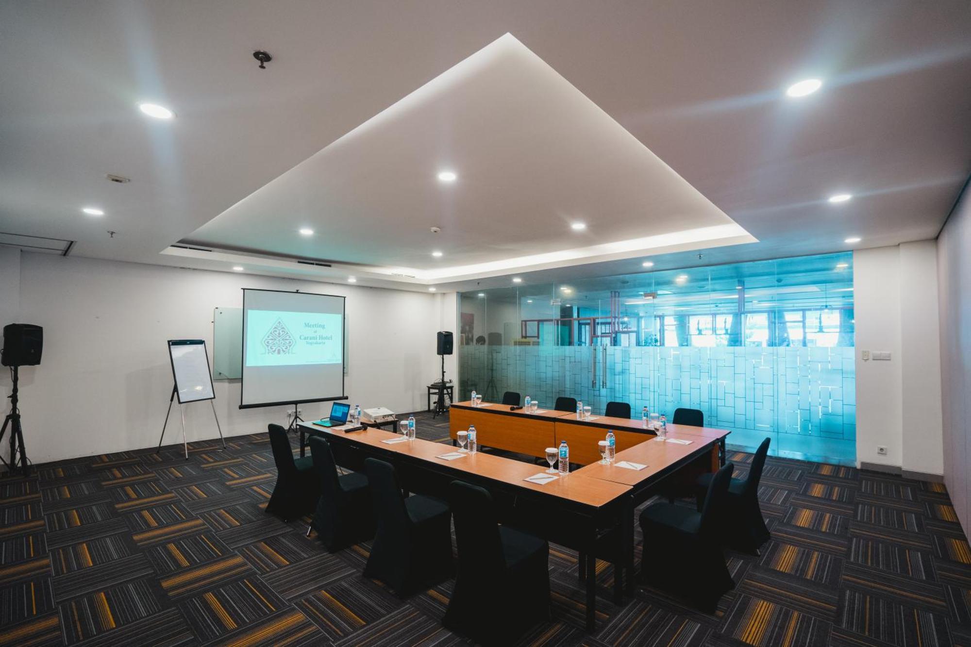 Carani Hotel Yogyakarta Exterior photo
