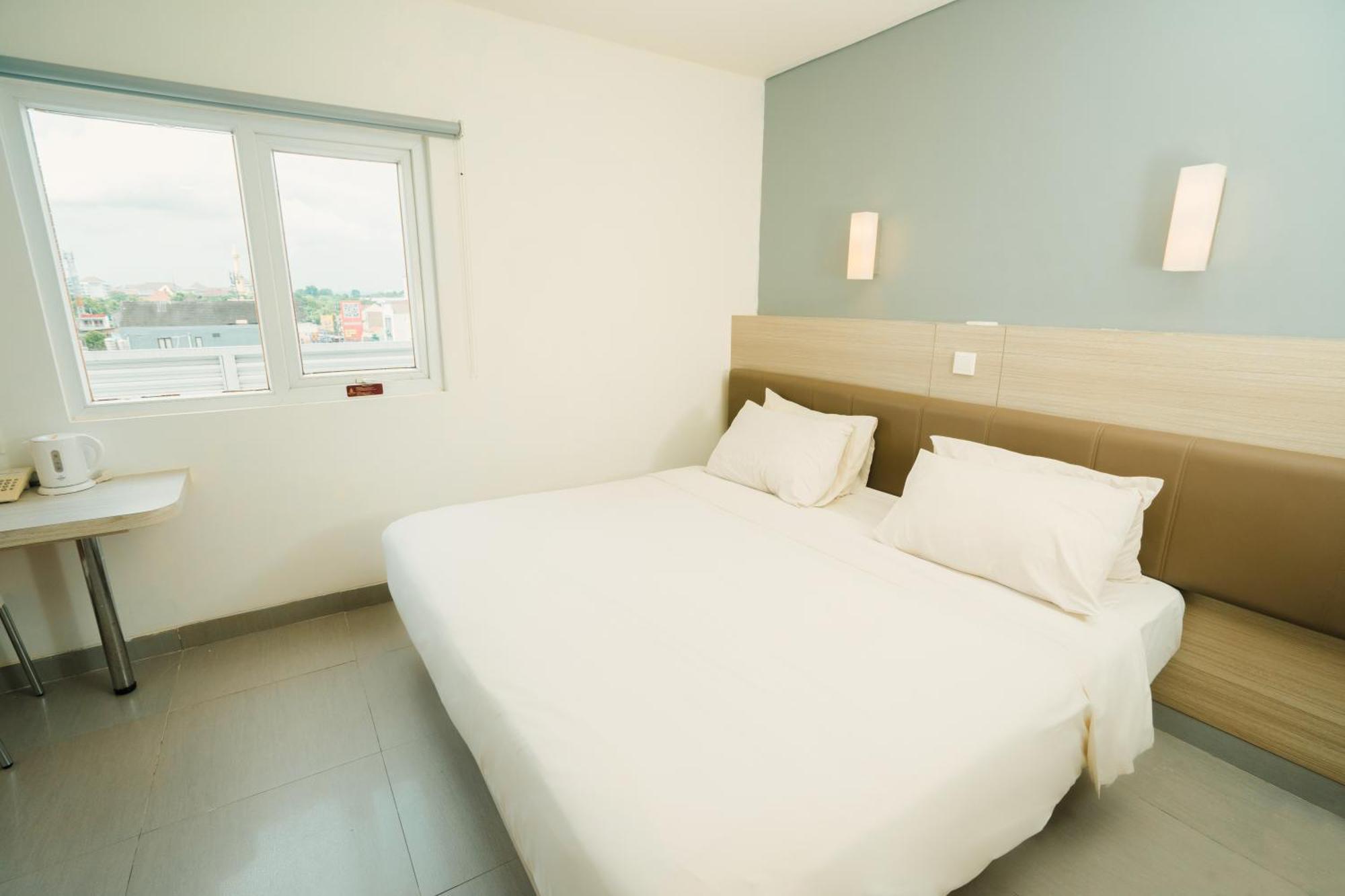 Carani Hotel Yogyakarta Exterior photo