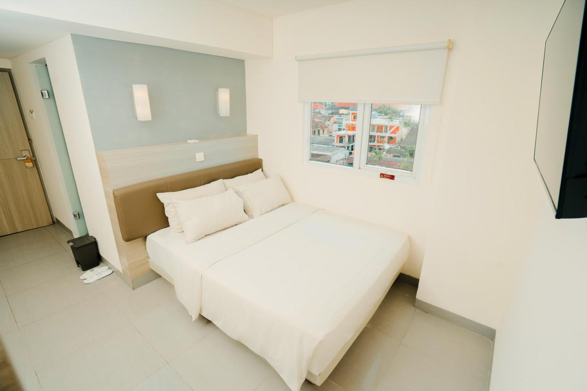 Carani Hotel Yogyakarta Exterior photo